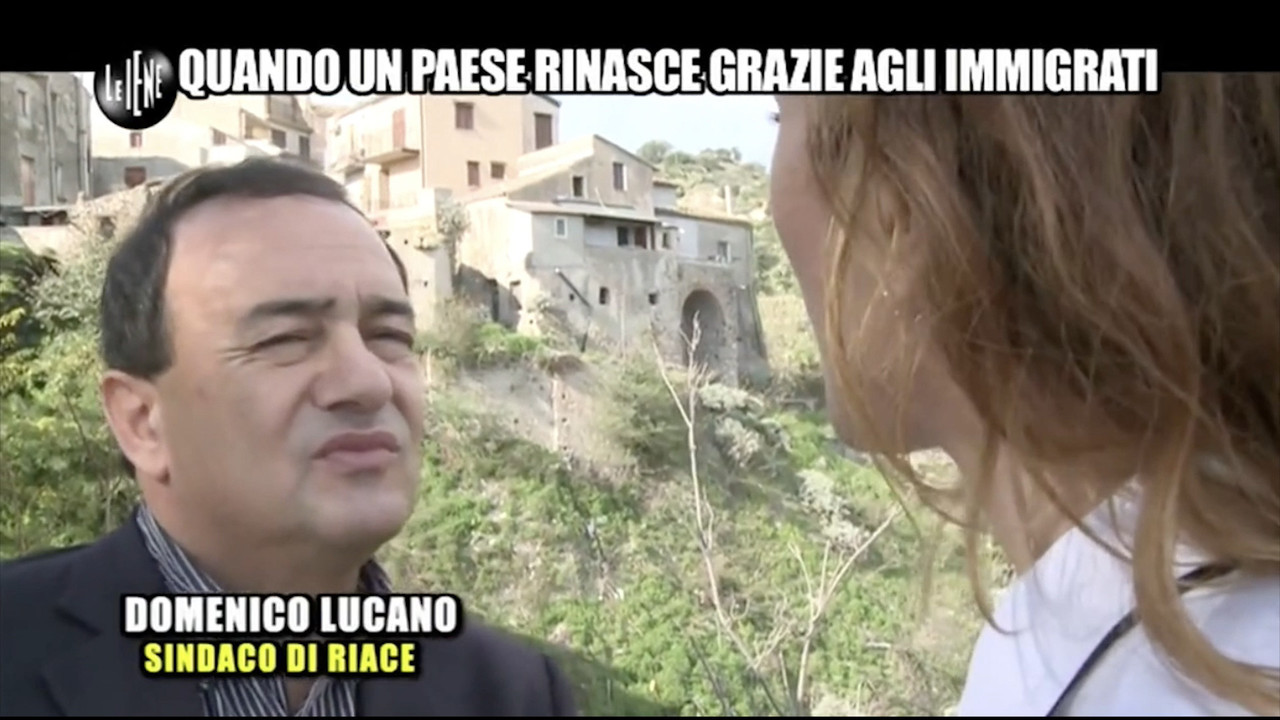 riace sindaco migranti bancarotta foto gallery