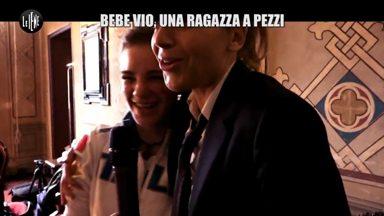 bebe vio paralimpici ironia selfie stick disabili foto