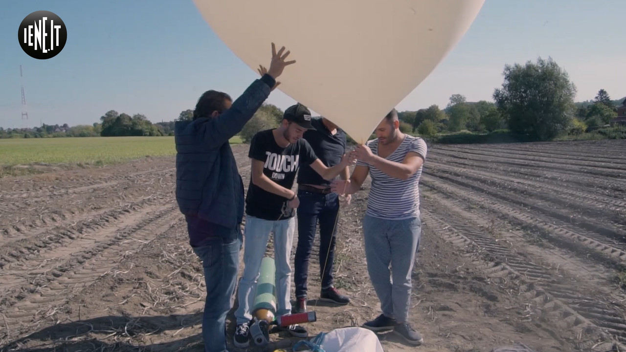 pizza spazio foto volo