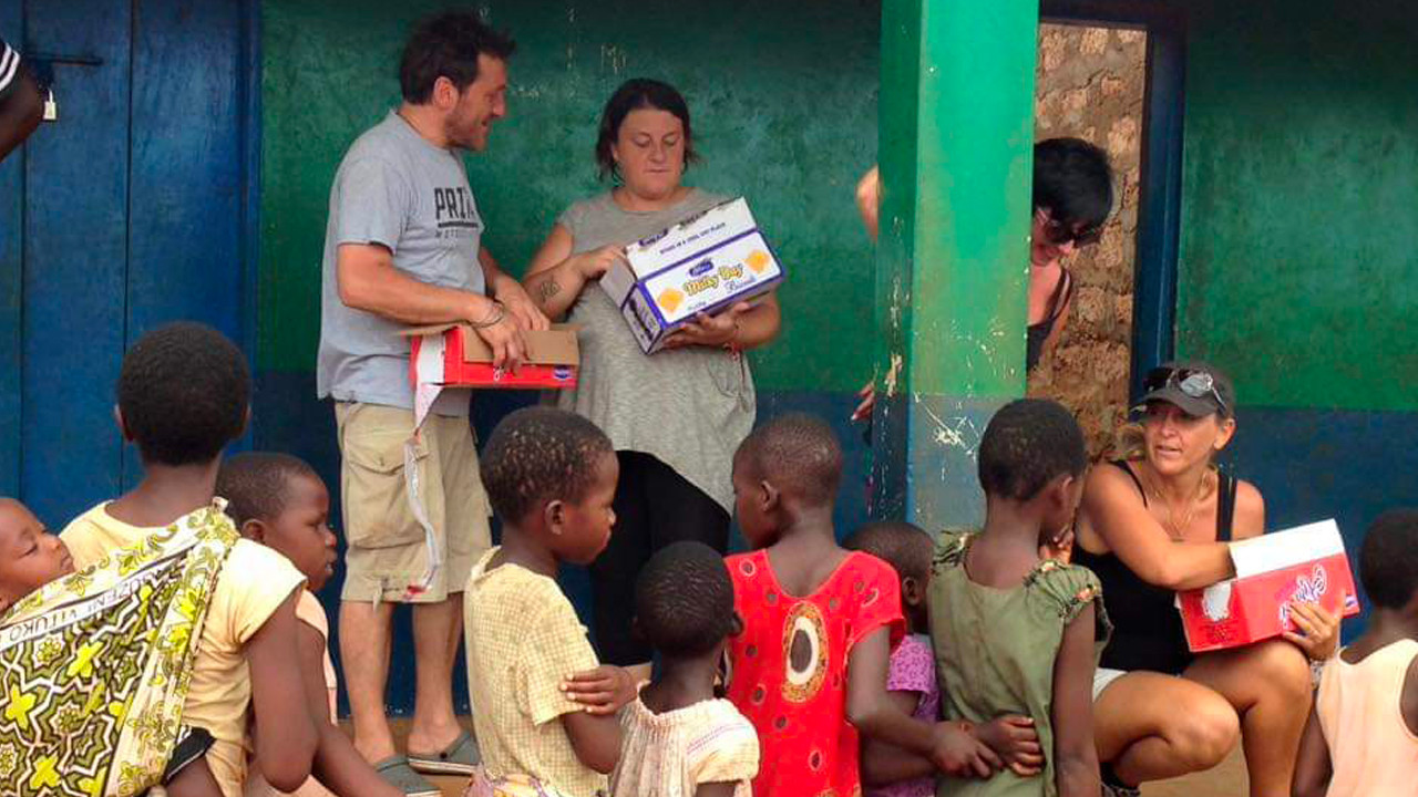 tiziana beltrami africa milele bambini pacchi foto gallery