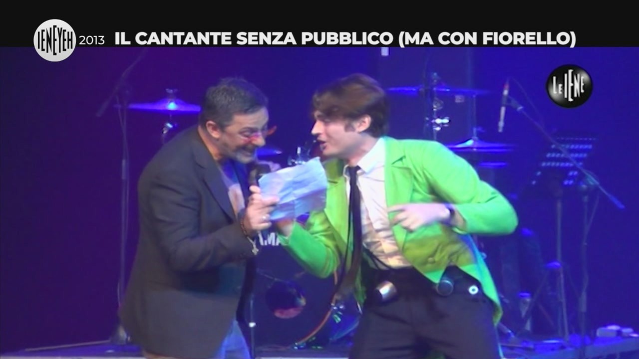 Angelo Duro Le Iene Il Cantante Senza Pubblico