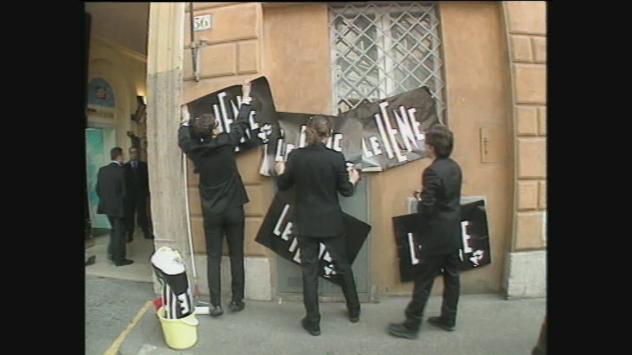 manifesti abusivi partiti politici