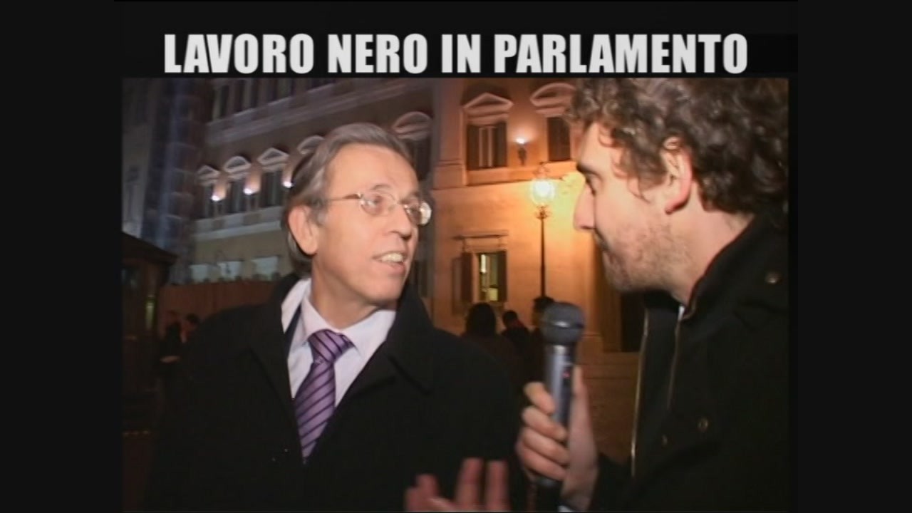 Portaborse parlamentari retribuiti in nero