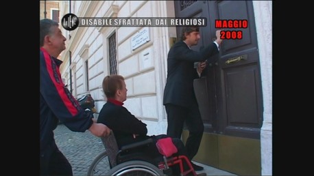 Disabile sfrattata dai religiosi