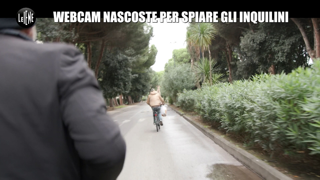 GOLIA: Webcam nascoste per spiare gli inquilini